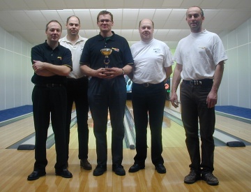 GoldCup2001-2002-Hommes01.jpg (41297 octets)