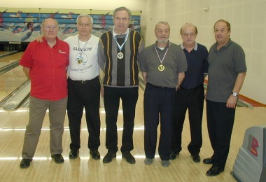 Veterans-2003-2004-Hommes2-Finalistes-01S.jpg (30902 octets)