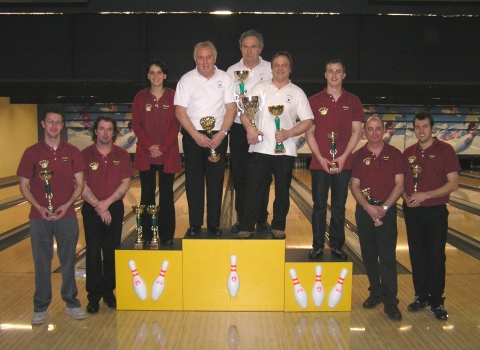 Coupe-FC-2005-2006-Podium03-S.jpg (79696 octets)