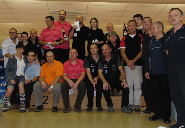 2009-2010-Tournoi-Belfort-Oct-09-Finalistes-S.jpg (190700 octets)